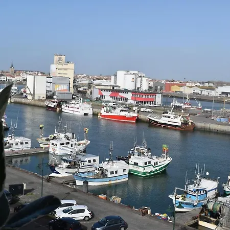 Studio, Vue Exceptionnelle Sur Le Port De Peche