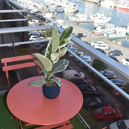 Studio, Vue Exceptionnelle Sur Le Port De Peche דירה *